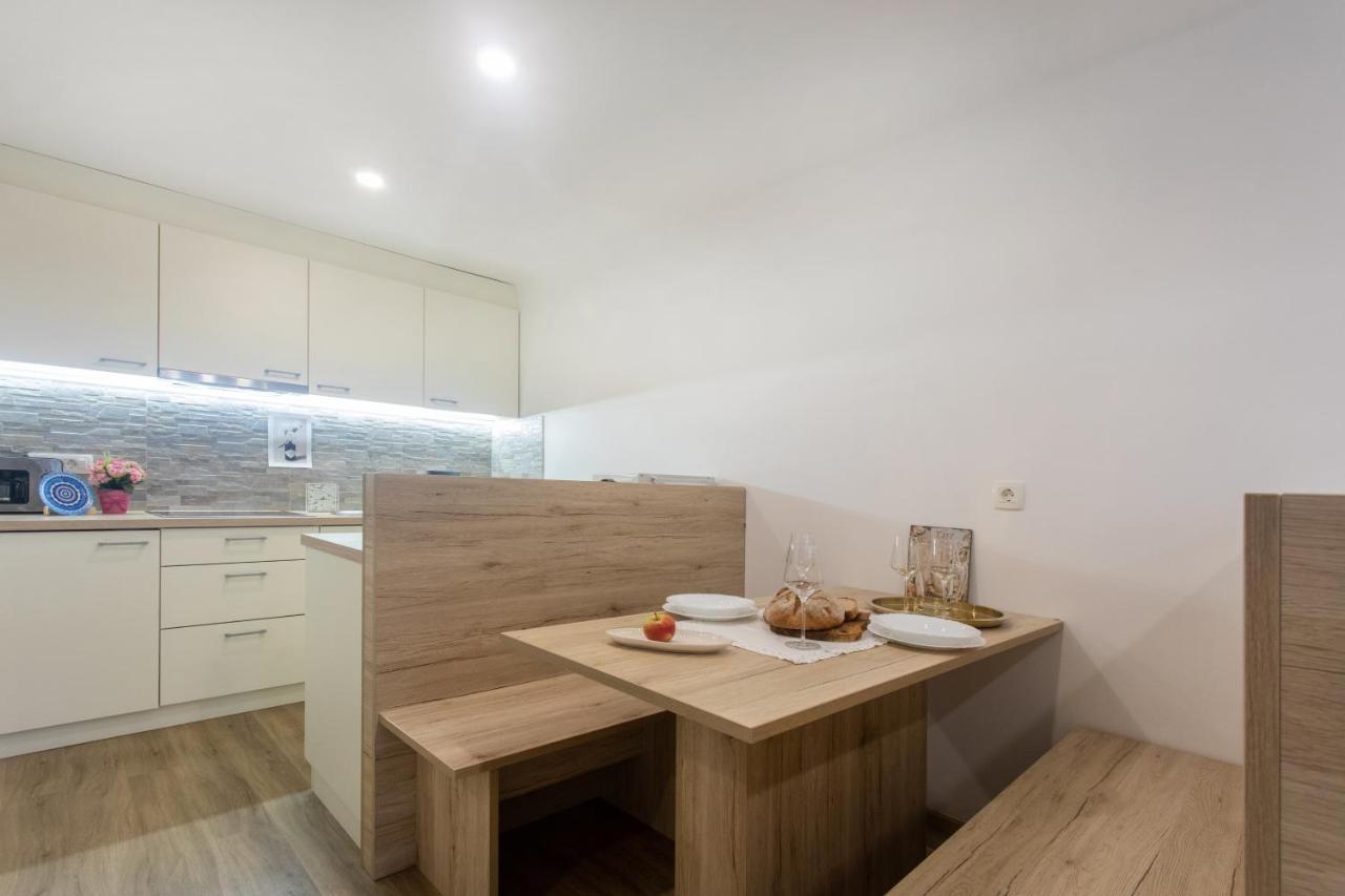Apartment Repinc